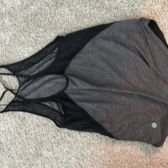 Lululemon tank top, size 4 - Picture 3 of 3